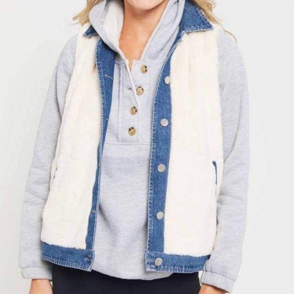 Skies are Blue Faux Fur Denim Vest Size M
